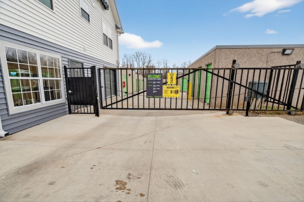 Facility photo: //images.sparefoot.com/medium/233731699430d664ef9.jpg
