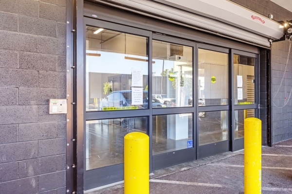 Facility photo: //images.sparefoot.com/medium/2337346994325ee05ed.jpg