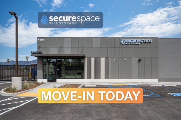 Facility photo: //images.sparefoot.com/medium/233755681e83bd5d0ce.png