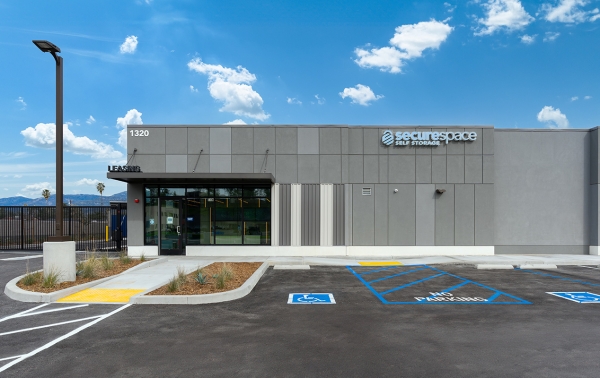 Facility photo: //images.sparefoot.com/medium/23375569f5638911ff1.jpg