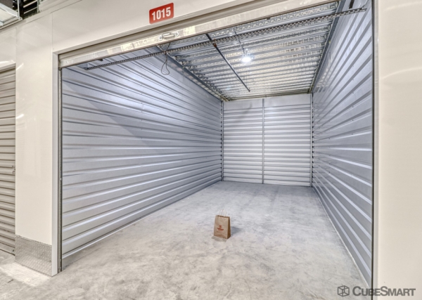 Facility photo: //images.sparefoot.com/medium/2337746880a044627a8.jpg