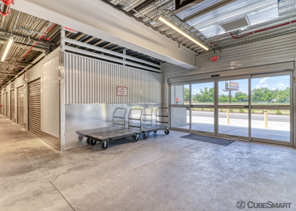 Facility photo: //images.sparefoot.com/medium/2337746880a045a8fd2.jpg