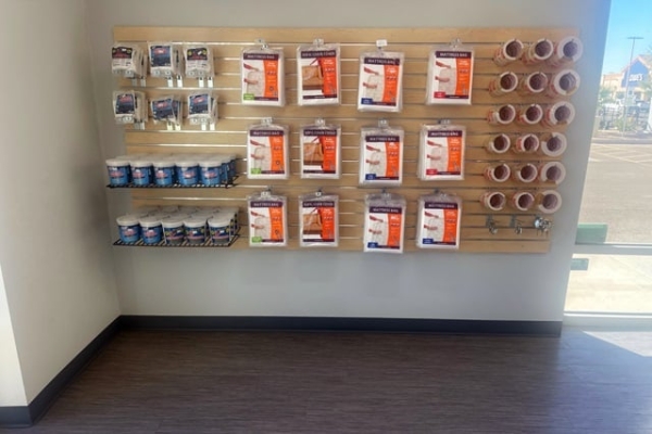 Facility photo: //images.sparefoot.com/medium/2337756913458e255fc.jpg