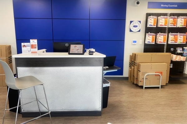 Facility photo: //images.sparefoot.com/medium/233777691345b29e7e3.jpg