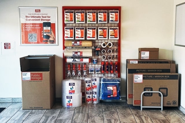 Facility photo: //images.sparefoot.com/medium/233778693ad4622534e.jpg