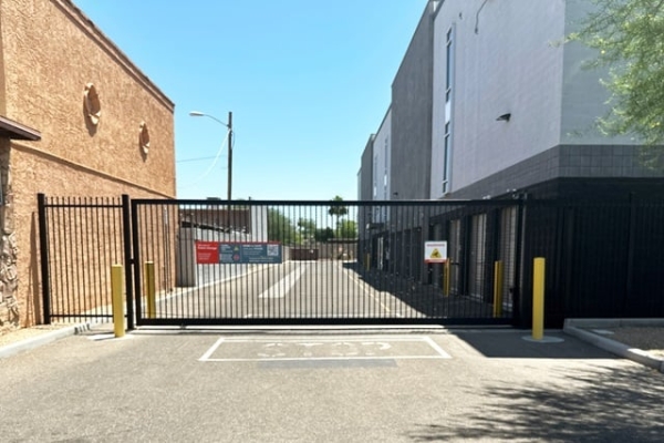 Storage Units at Public Storage - Phoenix - 3325 N 16th St - 3325 N 16th St