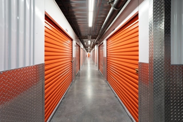Facility photo: //images.sparefoot.com/medium/233779687e3e2b92a26.jpg