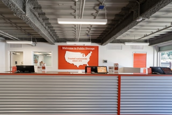 Facility photo: //images.sparefoot.com/medium/233779690f51bf1fcd4.jpg