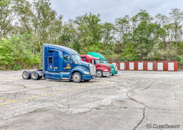 Facility photo: //images.sparefoot.com/medium/2337876883396b86320.jpg