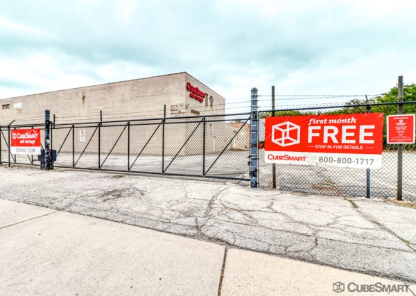 Facility photo: //images.sparefoot.com/medium/2337876883396c70a25.jpg