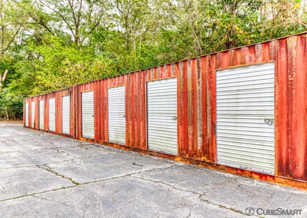 Facility photo: //images.sparefoot.com/medium/233787691edb1755676.jpg