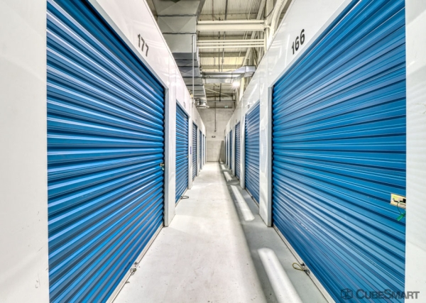 Facility photo: //images.sparefoot.com/medium/23381069de07ebe4413.jpg