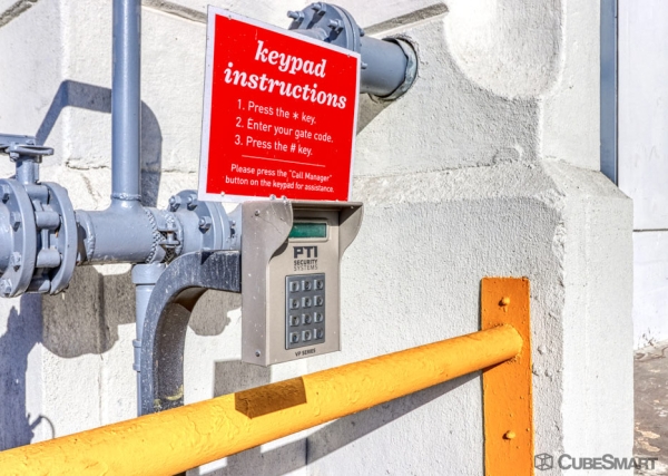 Facility photo: //images.sparefoot.com/medium/23381069f708b311e02.jpg