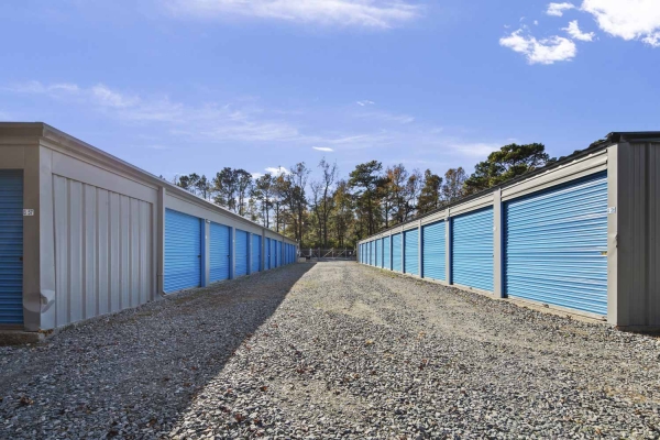 Facility photo: //images.sparefoot.com/medium/2338426985350245040.jpg