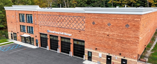 Facility photo: //images.sparefoot.com/medium/23384869cd776eccb93.jpg
