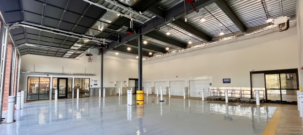 Facility photo: //images.sparefoot.com/medium/23384869cd780808e3e.jpg
