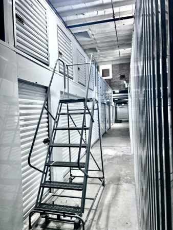 Storage Units at Pro Self Storage - 21st and Fairfield - 2724 West 21st Street