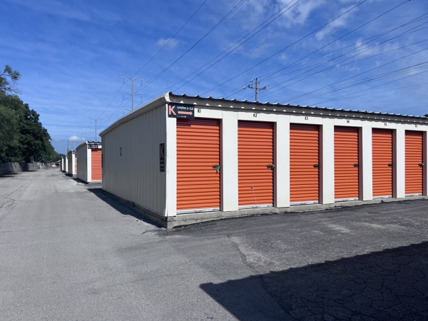 Facility photo: //images.sparefoot.com/medium/23386268d2fbd00e4d5.jpg