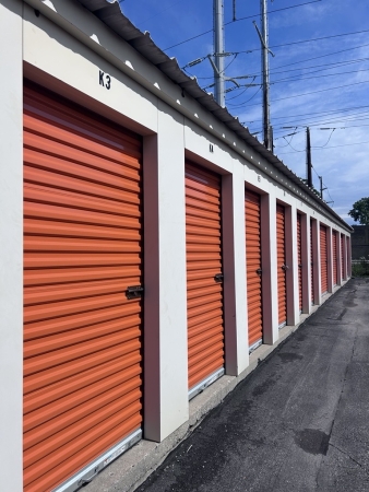 Facility photo: //images.sparefoot.com/medium/23386268d2fbdcaf9ad.jpg