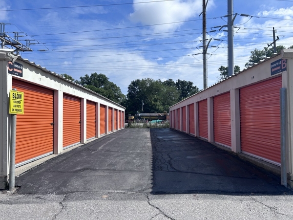 Facility photo: //images.sparefoot.com/medium/23386268d2fbf019907.jpg