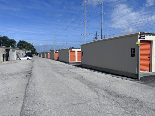 Facility photo: //images.sparefoot.com/medium/23386268d2fc765be99.jpg