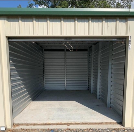 Facility photo: //images.sparefoot.com/medium/23390965579fb26fd84.jpg