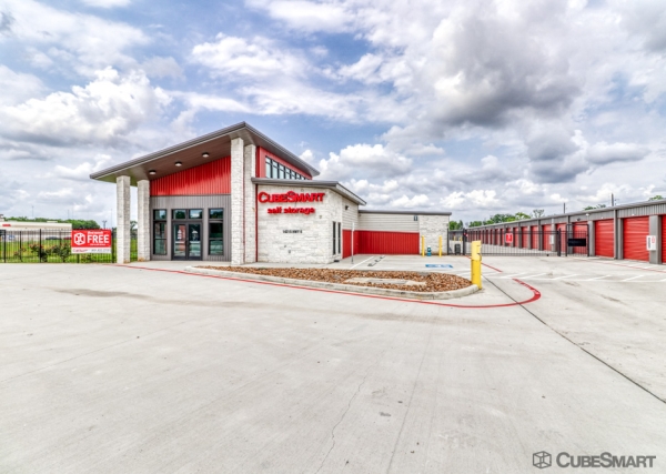 Facility photo: //images.sparefoot.com/medium/233912689074f0c795f.jpg