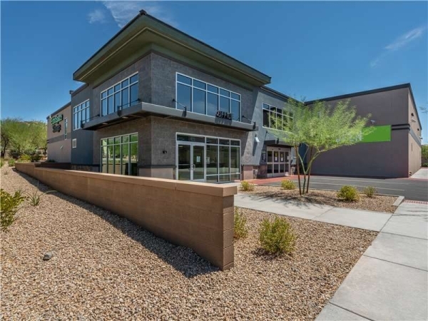 Storage Units at Extra Space Storage - 8899 - Phoenix - Desert Foothills Pkwy - 15785 South Desert Foothills Parkway