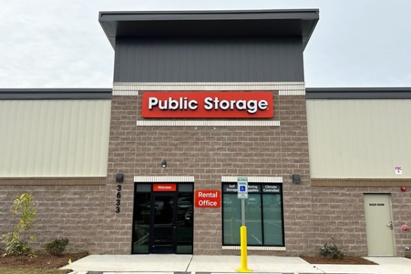 Facility photo: //images.sparefoot.com/medium/2340106884d30cdc678.jpg