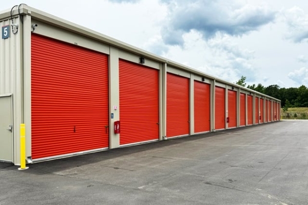 Facility photo: //images.sparefoot.com/medium/2340106884d30df0290.jpg