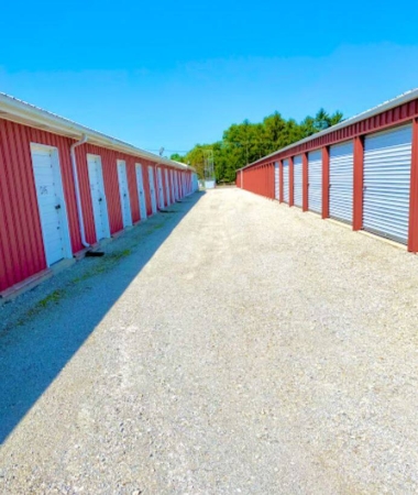 Facility photo: //images.sparefoot.com/medium/2340276880d602552c2.jpg