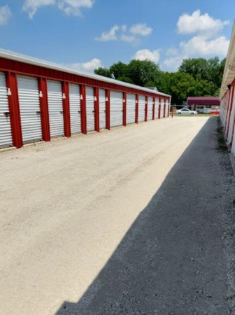 Facility photo: //images.sparefoot.com/medium/2340276880d62a8626a.jpg