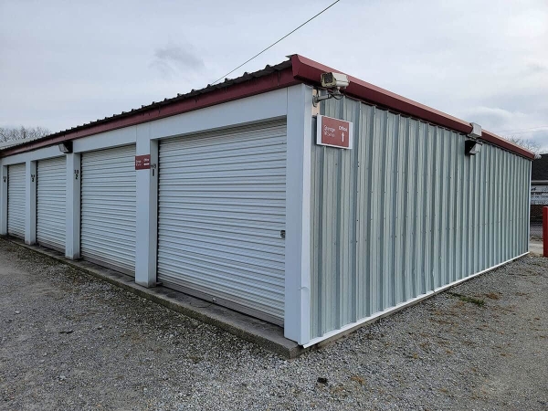 Facility photo: //images.sparefoot.com/medium/2340276880d80ee00ff.jpg
