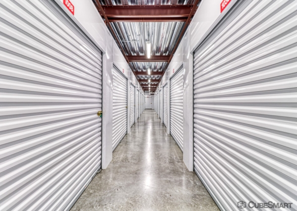 Facility photo: //images.sparefoot.com/medium/23404868833425b786e.jpg