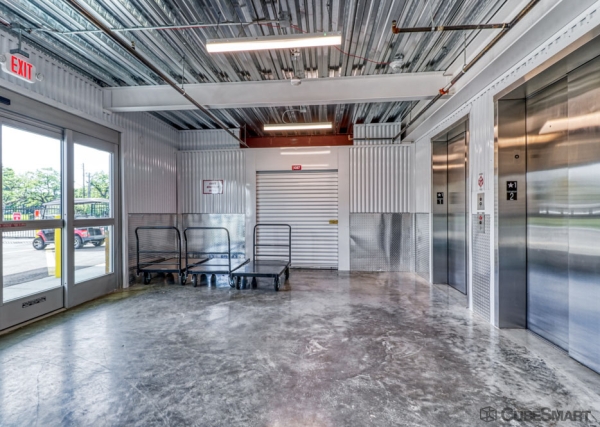 Facility photo: //images.sparefoot.com/medium/2340486883342b8da9e.jpg