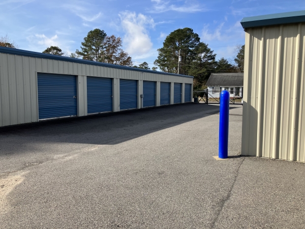 Facility photo: //images.sparefoot.com/medium/2340596881ef7fa1612.jpg