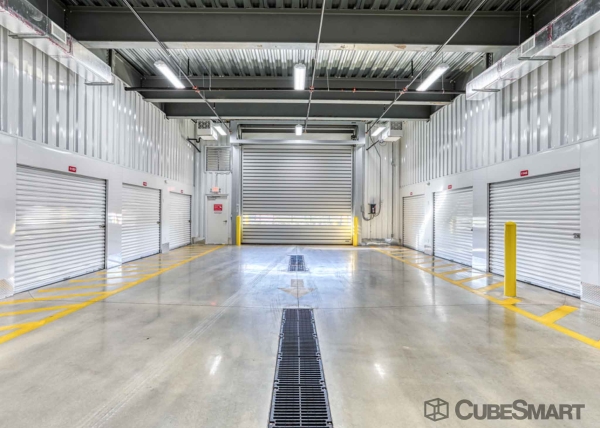 Facility photo: //images.sparefoot.com/medium/23411968833489468d0.jpg