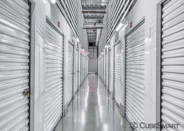 Facility photo: //images.sparefoot.com/medium/234119693d2496715a2.jpg