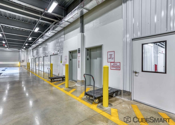 Facility photo: //images.sparefoot.com/medium/2341196a1946e8d2232.jpg
