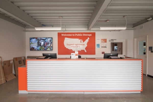 Facility photo: //images.sparefoot.com/medium/234121687e3c8bb49b4.jpg