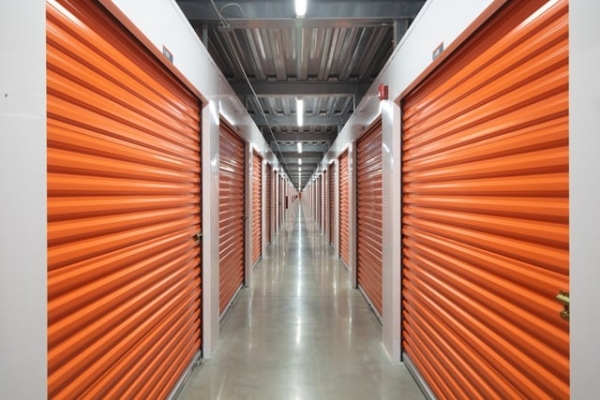 Facility photo: //images.sparefoot.com/medium/234121692315b71e38f.jpg