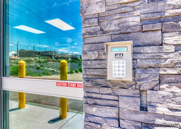 Facility photo: //images.sparefoot.com/medium/234143690326b10fc65.jpg