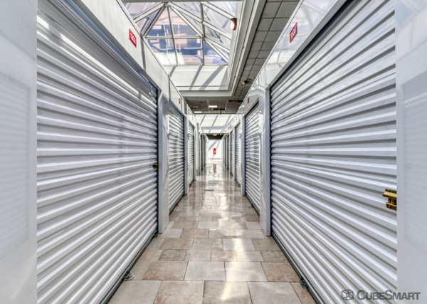 Facility photo: //images.sparefoot.com/medium/234144686f8717a0397.jpg