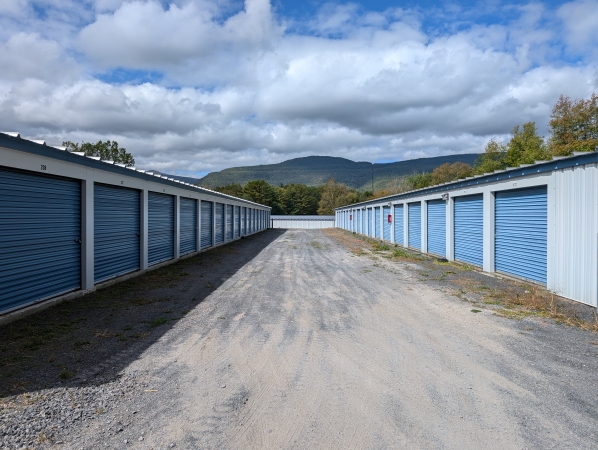 Facility photo: //images.sparefoot.com/medium/2341536925c34914f4c.jpg