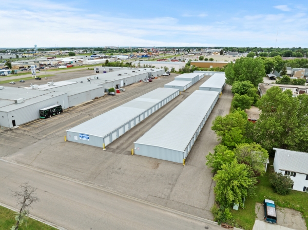 Facility photo: //images.sparefoot.com/medium/2341966862cdc96e498.jpg