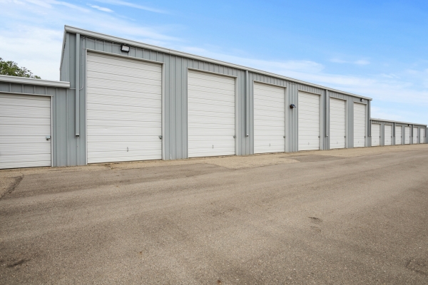Facility photo: //images.sparefoot.com/medium/2341966862ce01d5b68.jpg