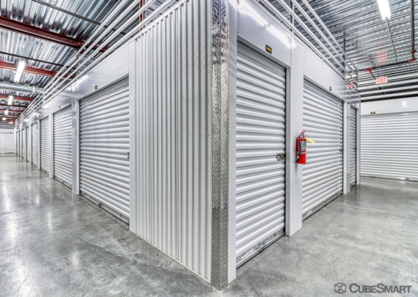 Facility photo: //images.sparefoot.com/medium/23420869fc42389b720.jpg