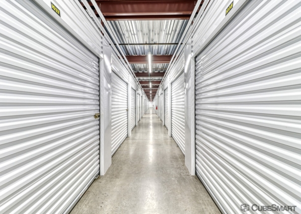 Facility photo: //images.sparefoot.com/medium/234210688335bbaf813.jpg