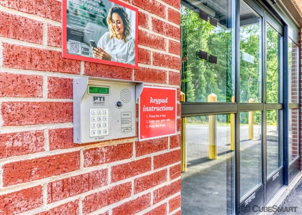 Facility photo: //images.sparefoot.com/medium/234210693a8661e2a23.jpg