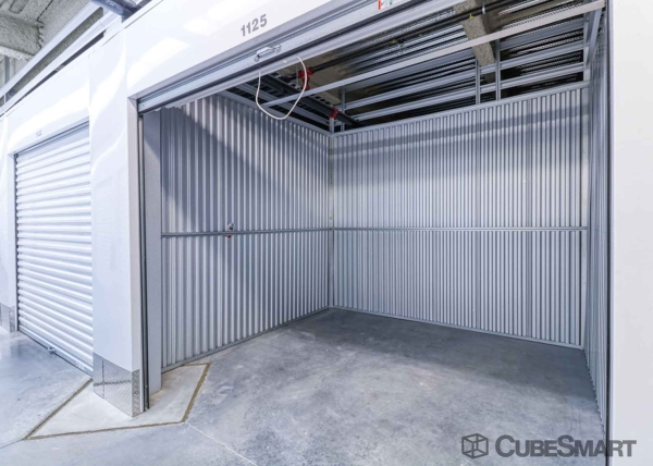 Facility photo: //images.sparefoot.com/medium/234211695f6ffad0dd8.jpg